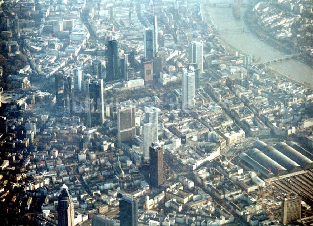 Frankfurt / M. aus der Vogelperspektive: Stadtzentrum von Frankfurt/Main. (Hessen)..10.12.02