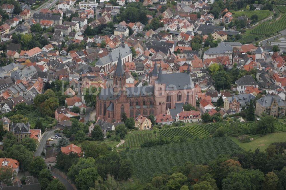 Oppenheim von oben - Stadtzentrum an der gotischen Katharinenkirche in Oppenheim in Rheinland-Pfalz