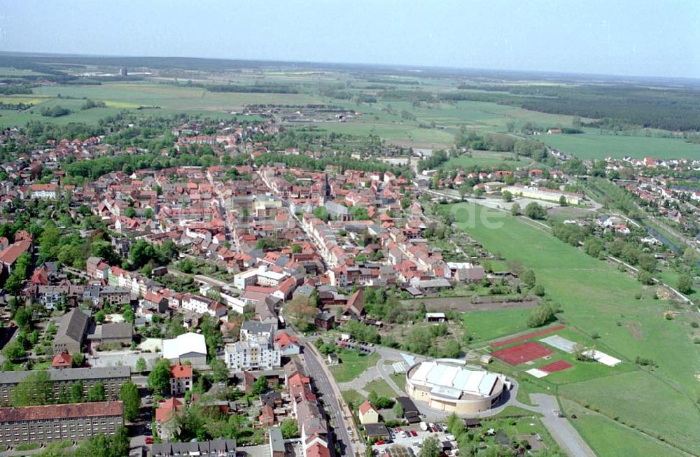 Luftbild Haldensleben/Sachsen-Anhalt - Stadtzentrum von Haldensleben ind Sachsen-Anhalt. Datum: 05.05.03