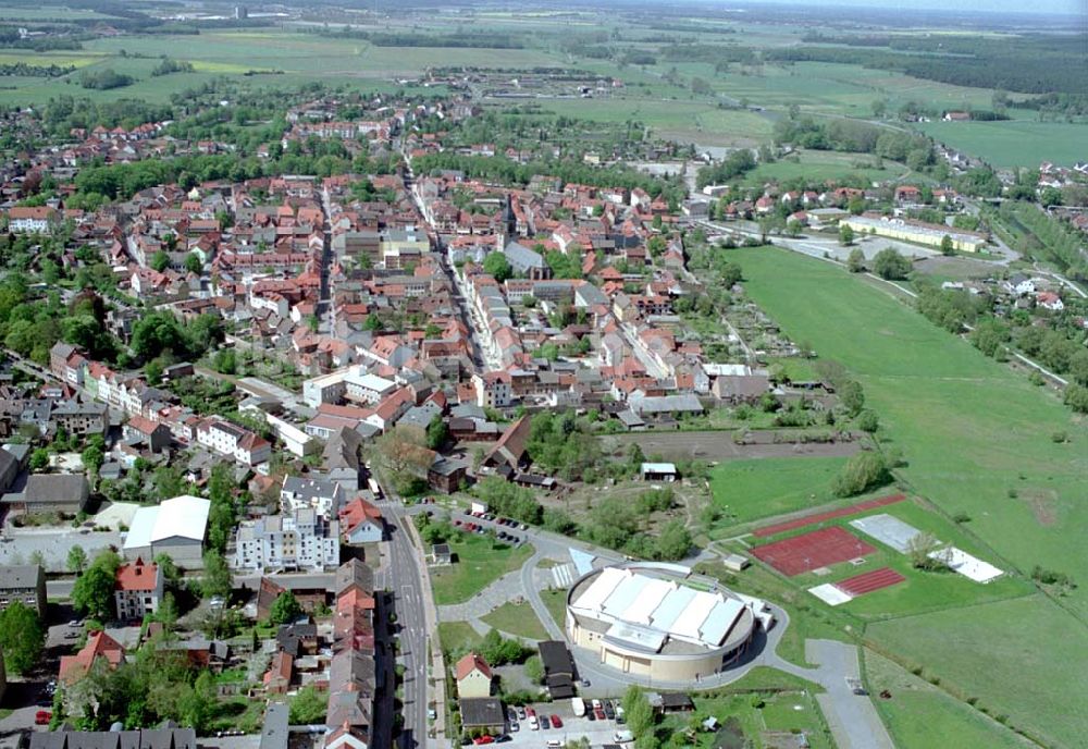 Luftaufnahme Haldensleben/Sachsen-Anhalt - Stadtzentrum von Haldensleben ind Sachsen-Anhalt. Datum: 05.05.03