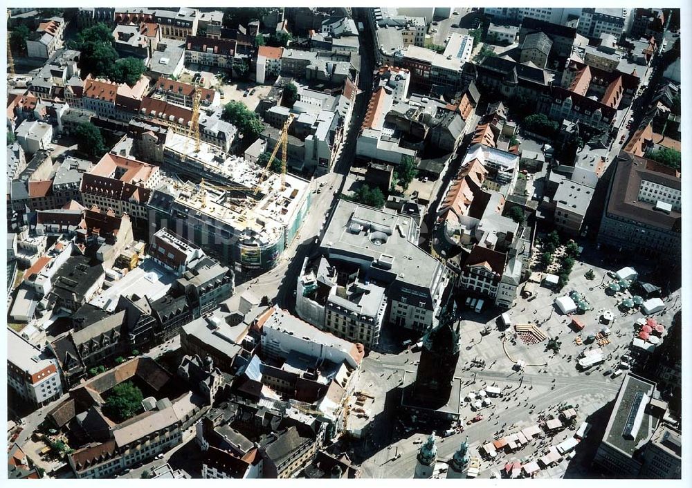 Luftaufnahme Halle - Stadtzentrum von Halle mit dem Marktplatz.