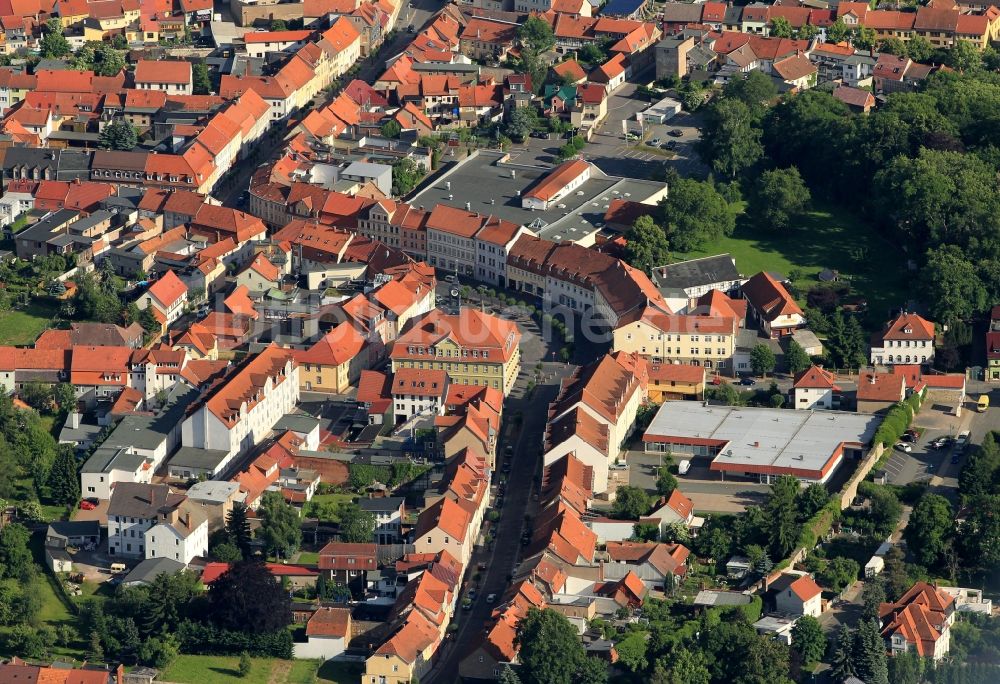 Luftaufnahme Ohrdruf - Stadtzentrum mit historischem Rathaus von Ohrdruf im Bundesland Thüringen