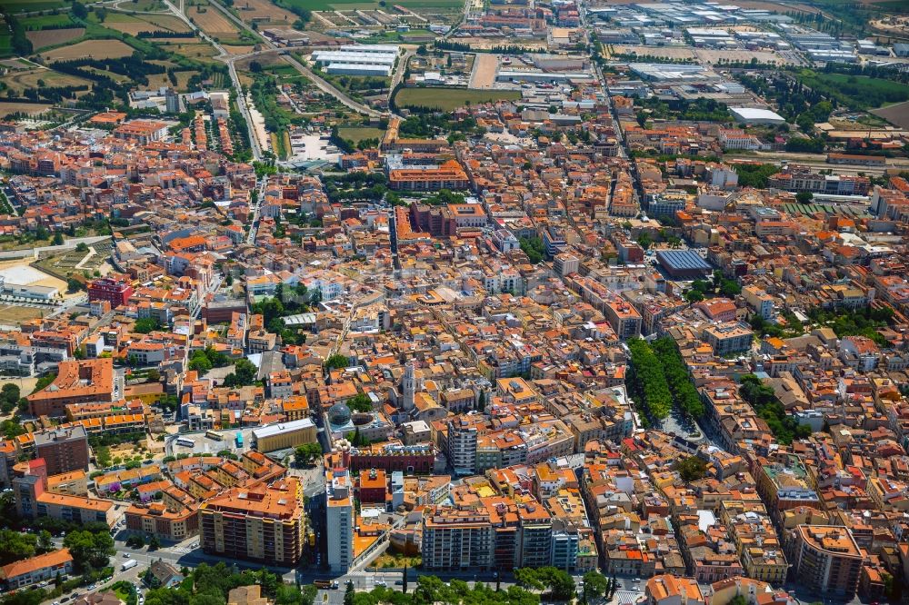 Luftaufnahme Figueres - Stadtzentrum mit Innenstadt von Figueres in Spanien