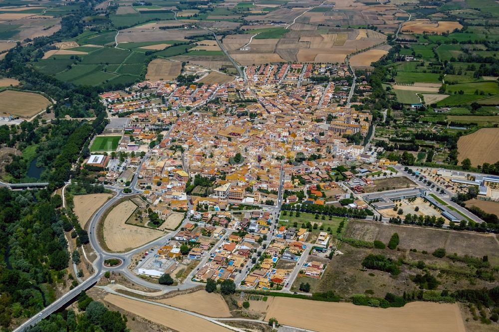 Luftaufnahme Figueres - Stadtzentrum mit Innenstadt von Figueres in Spanien