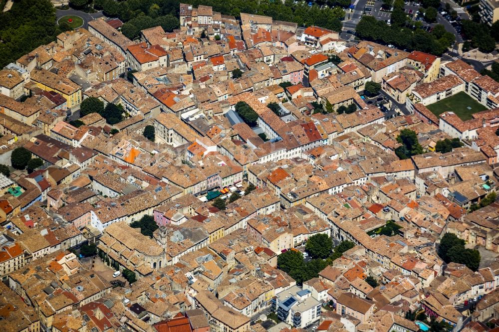 Montélimar von oben - Stadtzentrum und Innenstadt in Montelimar in Frankreich