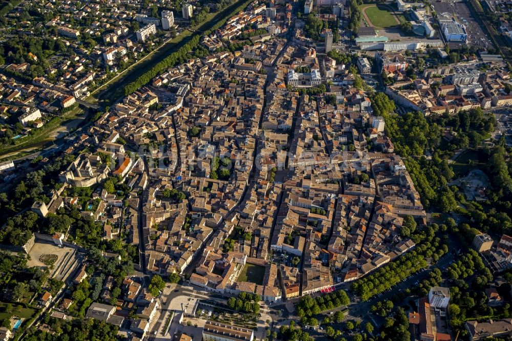 Montélimar von oben - Stadtzentrum und Innenstadt in Montélimar in Frankreich