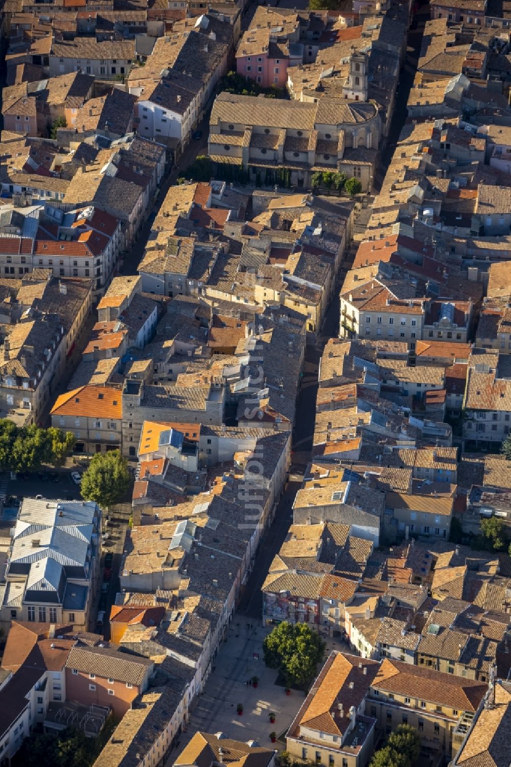 Luftaufnahme Montélimar - Stadtzentrum und Innenstadt in Montélimar in Frankreich