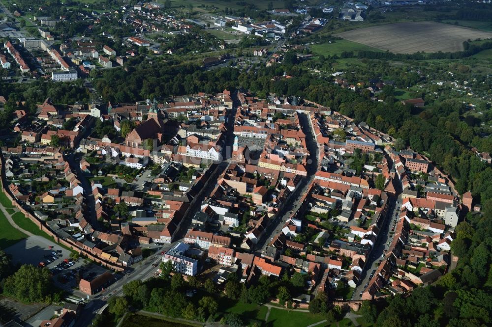 Wittstock/Dosse von oben - Stadtzentrum Innenstadt in Wittstock/Dosse im Bundesland Brandenburg