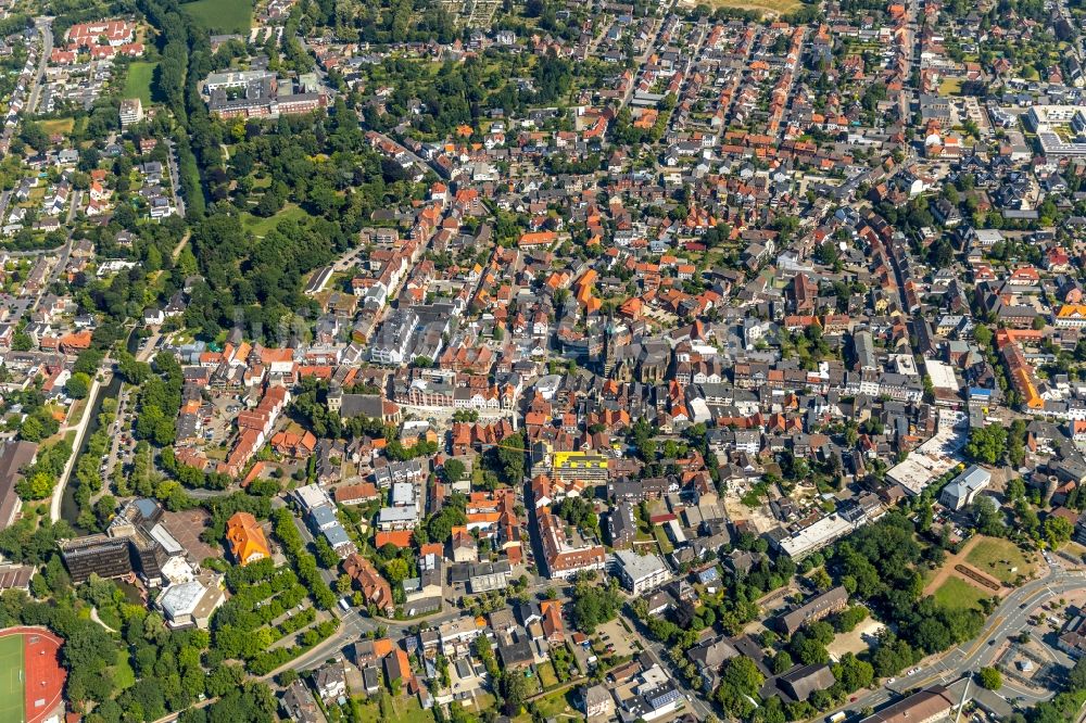 Ahlen aus der Vogelperspektive: Stadtzentrum im Innenstadtbereich in Ahlen im Bundesland Nordrhein-Westfalen, Deutschland