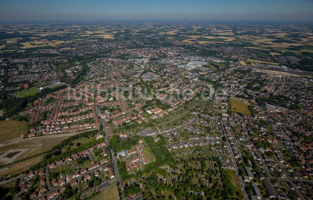 Ahlen aus der Vogelperspektive: Stadtzentrum im Innenstadtbereich in Ahlen im Bundesland Nordrhein-Westfalen, Deutschland