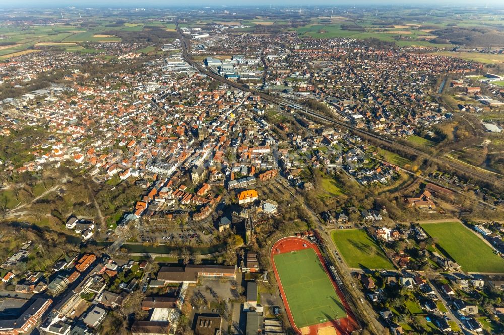 Ahlen aus der Vogelperspektive: Stadtzentrum im Innenstadtbereich in Ahlen im Bundesland Nordrhein-Westfalen, Deutschland