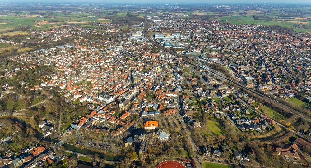 Ahlen aus der Vogelperspektive: Stadtzentrum im Innenstadtbereich in Ahlen im Bundesland Nordrhein-Westfalen, Deutschland