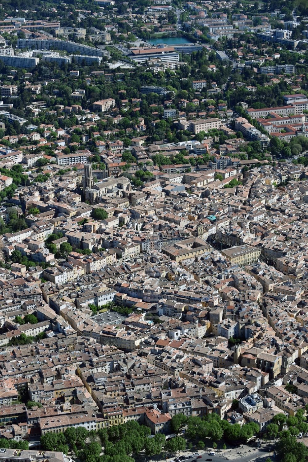 Aix-en-Provence von oben - Stadtzentrum im Innenstadtbereich in Aix-en-Provence in Provence-Alpes-Cote d'Azur, Frankreich