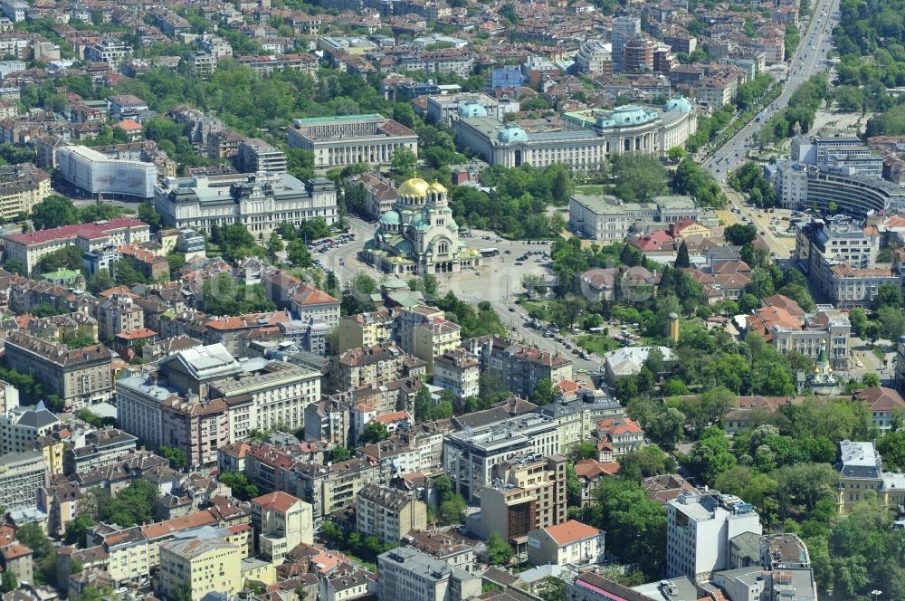 Luftbild Sofia - Stadtzentrum im Innenstadtbereich an der Alexander-Newski-Kathedrale in Sofia in Bulgarien