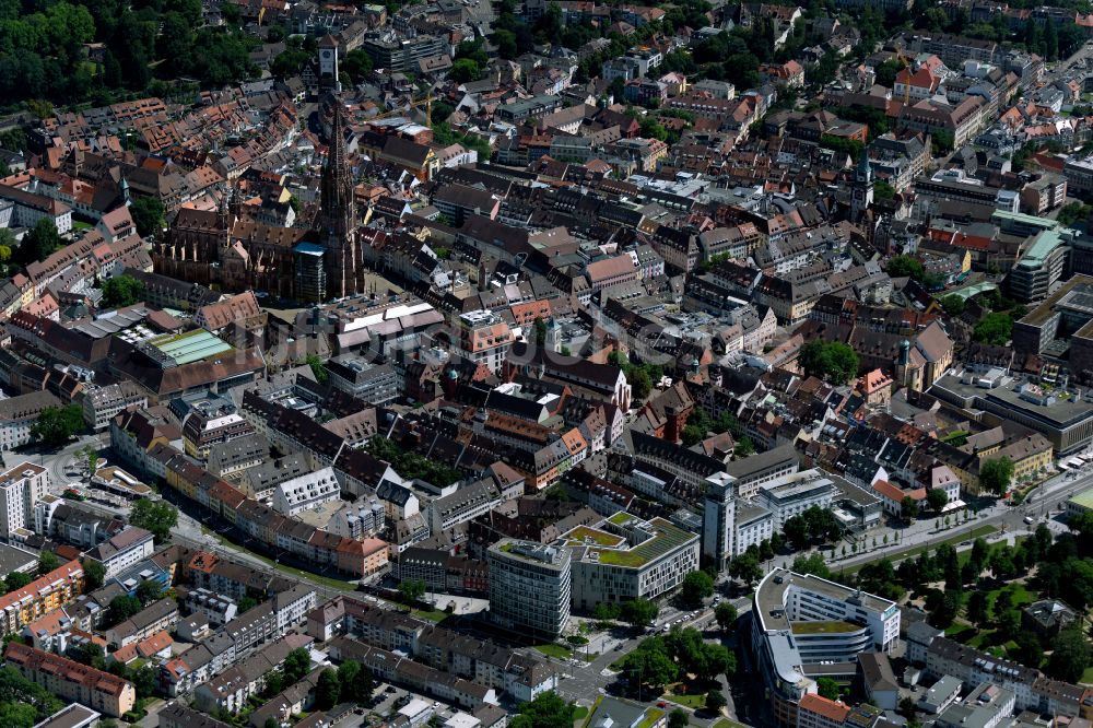 Altstadt von oben - Stadtzentrum im Innenstadtbereich in Altstadt im Bundesland Baden-Württemberg, Deutschland