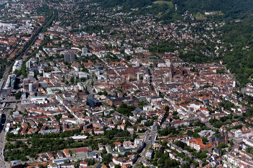 Luftaufnahme Altstadt - Stadtzentrum im Innenstadtbereich in Altstadt im Bundesland Baden-Württemberg, Deutschland