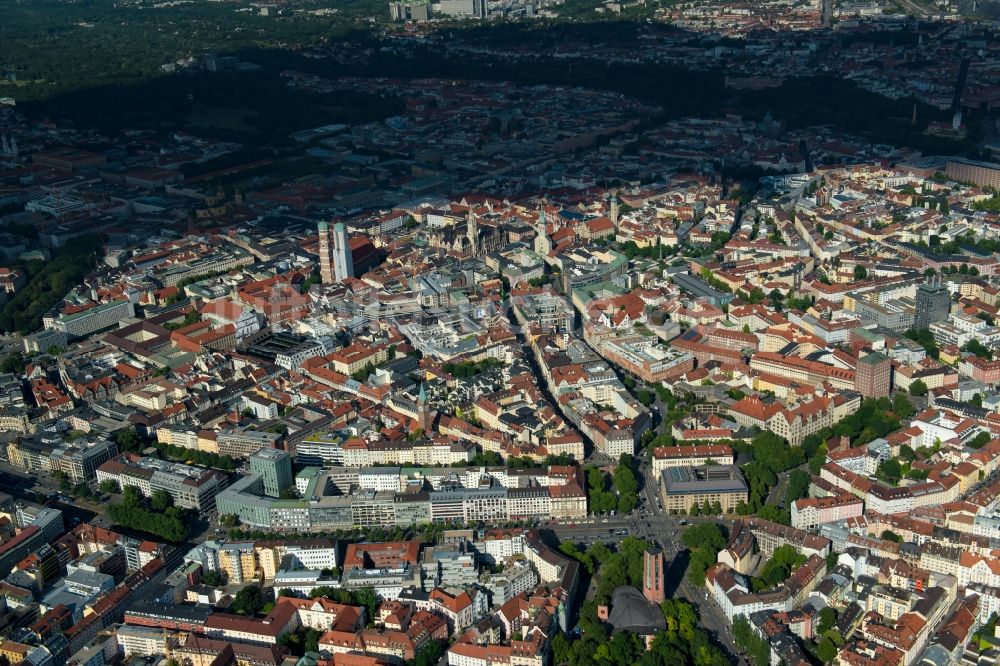 Luftaufnahme München - Stadtzentrum im Innenstadtbereich der Altstadt in München im Bundesland Bayern