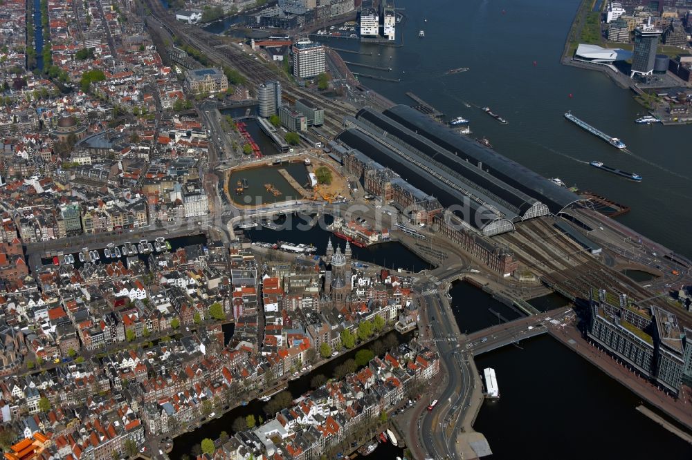 Luftbild Amsterdam - Stadtzentrum im Innenstadtbereich in Amsterdam in Noord-Holland, Niederlande