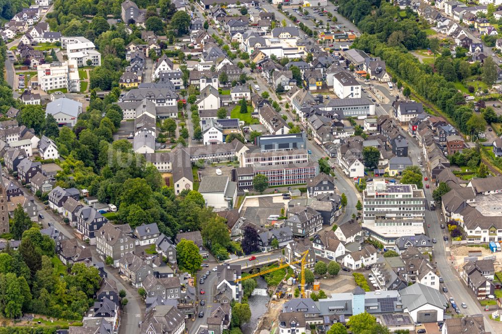 Bad Berleburg von oben - Stadtzentrum im Innenstadtbereich in Bad Berleburg im Bundesland Nordrhein-Westfalen, Deutschland