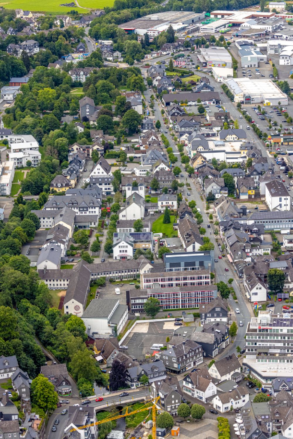 Bad Berleburg aus der Vogelperspektive: Stadtzentrum im Innenstadtbereich in Bad Berleburg im Bundesland Nordrhein-Westfalen, Deutschland