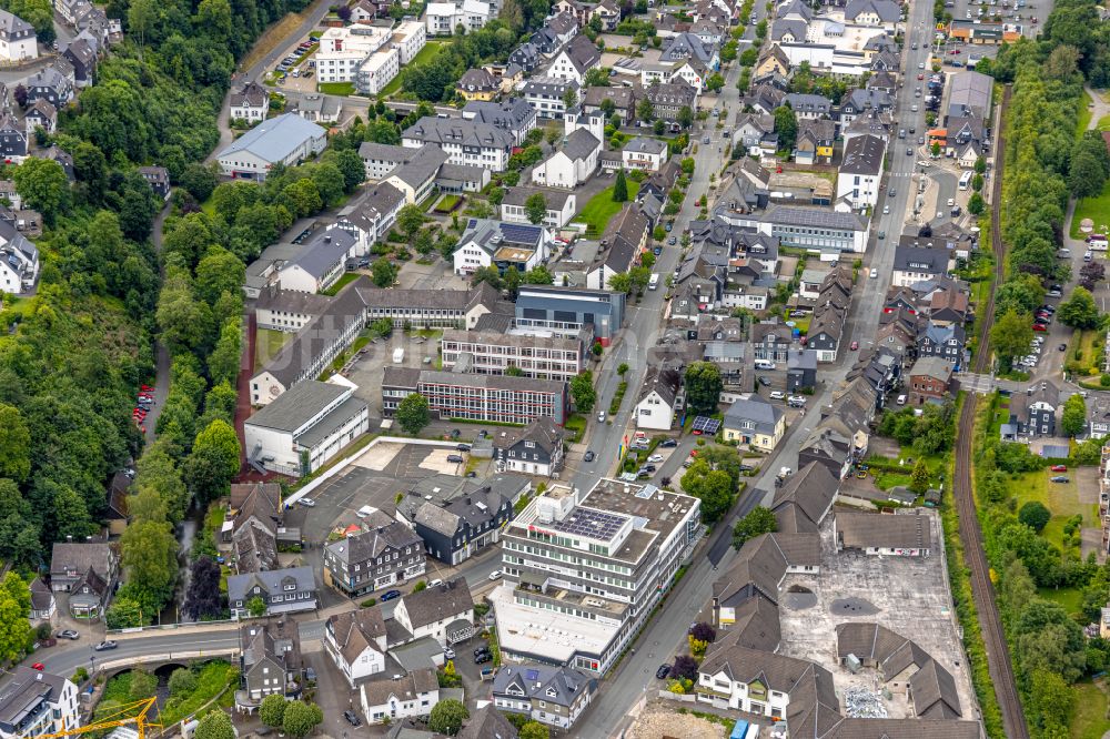 Luftaufnahme Bad Berleburg - Stadtzentrum im Innenstadtbereich in Bad Berleburg im Bundesland Nordrhein-Westfalen, Deutschland