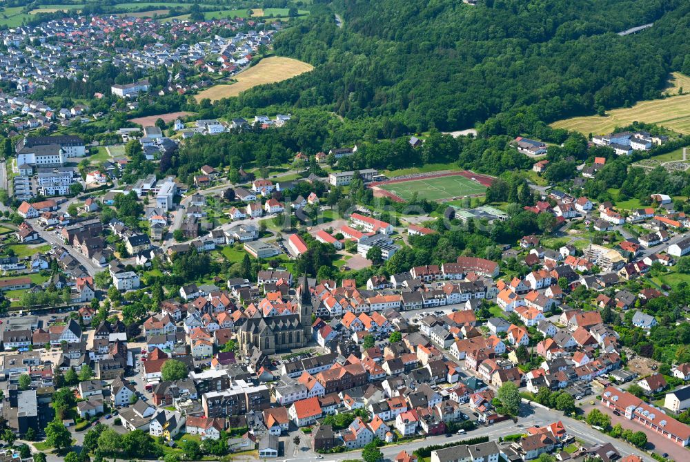 Luftaufnahme Bad Driburg - Stadtzentrum im Innenstadtbereich in Bad Driburg im Bundesland Nordrhein-Westfalen, Deutschland