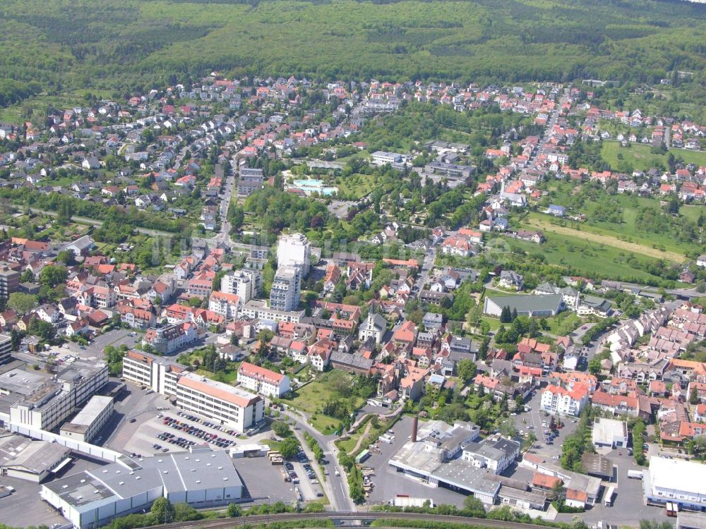 Bad Nauheim von oben - Stadtzentrum im Innenstadtbereich in Bad Nauheim im Bundesland Hessen, Deutschland