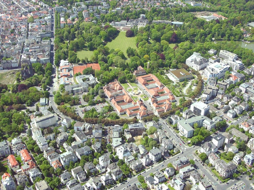 Bad Nauheim von oben - Stadtzentrum im Innenstadtbereich in Bad Nauheim im Bundesland Hessen, Deutschland