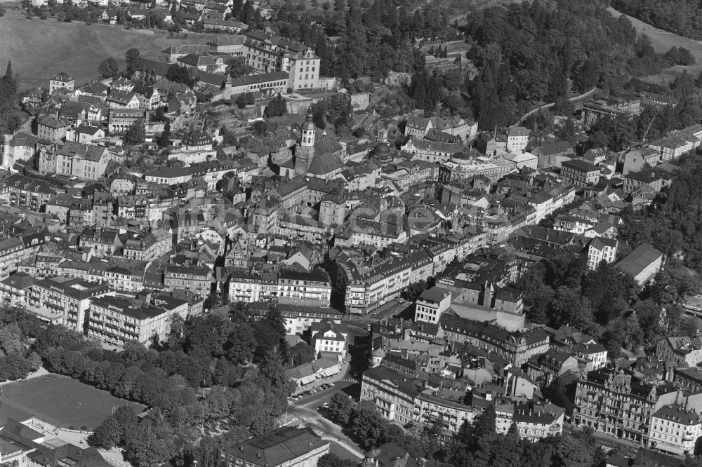 Luftbild Baden-Baden - Stadtzentrum im Innenstadtbereich in Baden-Baden im Bundesland Baden-Württemberg, Deutschland