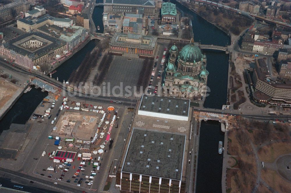 Berlin von oben - Stadtzentrum im Innenstadtbereich in Berlin