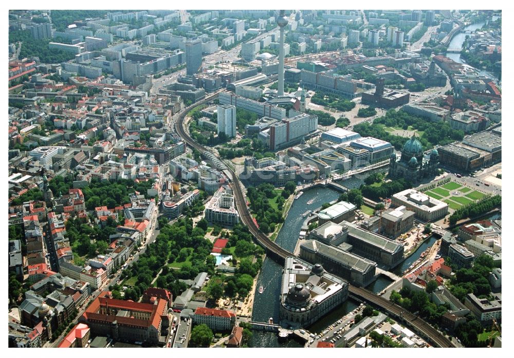 Berlin aus der Vogelperspektive: Stadtzentrum im Innenstadtbereich in Berlin