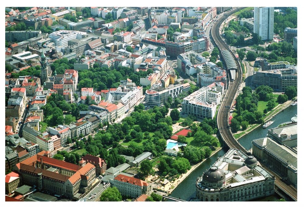 Luftaufnahme Berlin - Stadtzentrum im Innenstadtbereich in Berlin