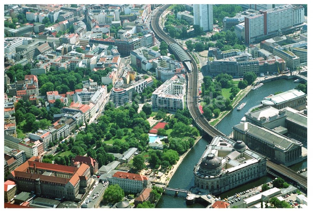 Berlin aus der Vogelperspektive: Stadtzentrum im Innenstadtbereich in Berlin