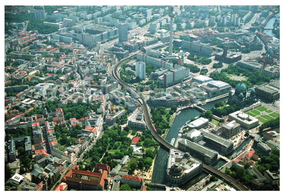 Berlin aus der Vogelperspektive: Stadtzentrum im Innenstadtbereich in Berlin