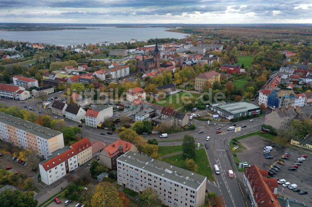 Bitterfeld-Wolfen von oben - Stadtzentrum im Innenstadtbereich in Bitterfeld-Wolfen im Bundesland Sachsen-Anhalt, Deutschland