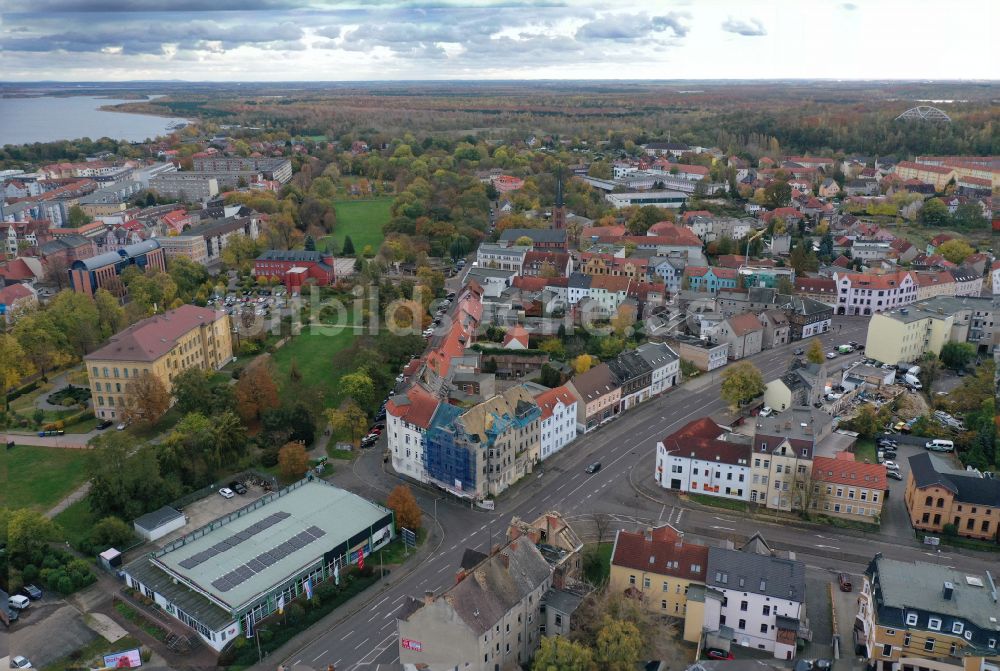 Bitterfeld-Wolfen aus der Vogelperspektive: Stadtzentrum im Innenstadtbereich in Bitterfeld-Wolfen im Bundesland Sachsen-Anhalt, Deutschland