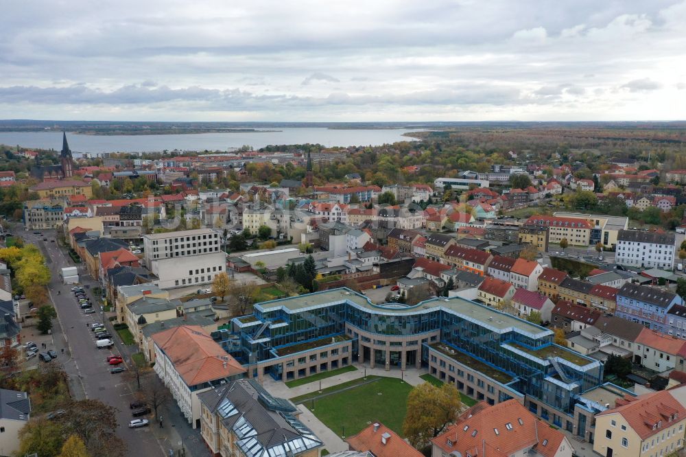 Luftaufnahme Bitterfeld-Wolfen - Stadtzentrum im Innenstadtbereich in Bitterfeld-Wolfen im Bundesland Sachsen-Anhalt, Deutschland