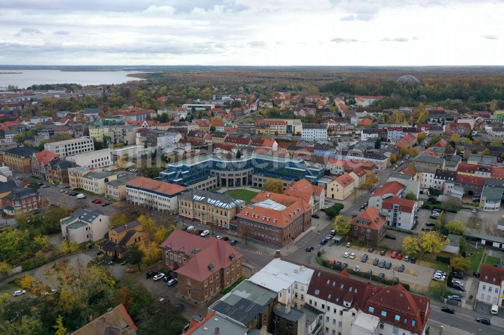 Luftaufnahme Bitterfeld-Wolfen - Stadtzentrum im Innenstadtbereich in Bitterfeld-Wolfen im Bundesland Sachsen-Anhalt, Deutschland