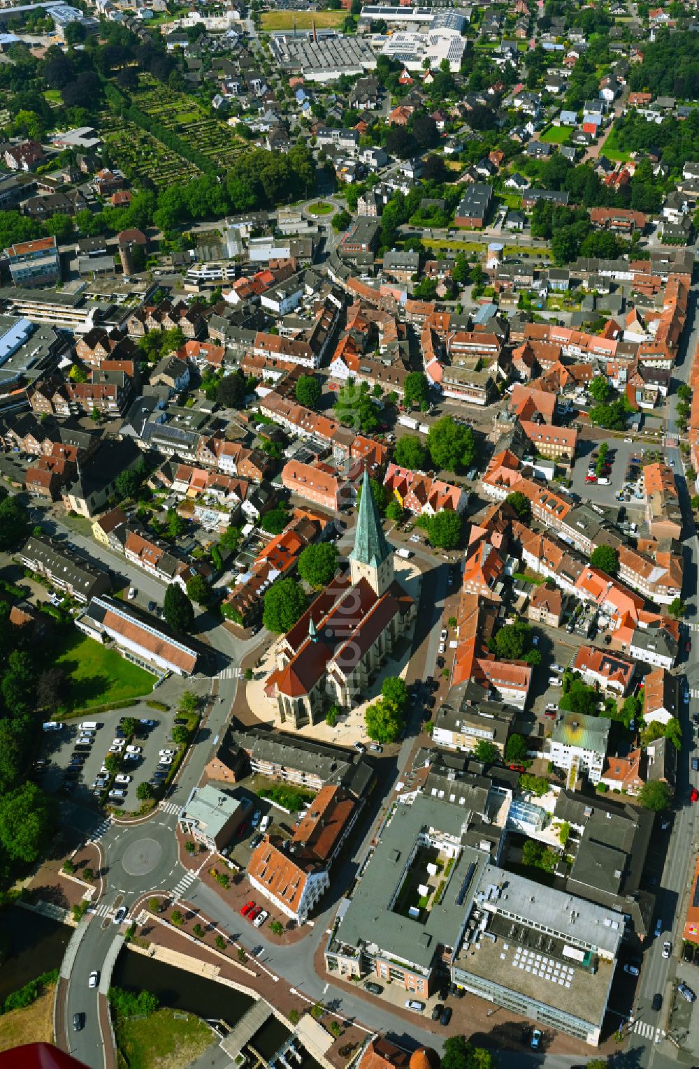 Borken aus der Vogelperspektive: Stadtzentrum im Innenstadtbereich in Borken im Bundesland Nordrhein-Westfalen, Deutschland