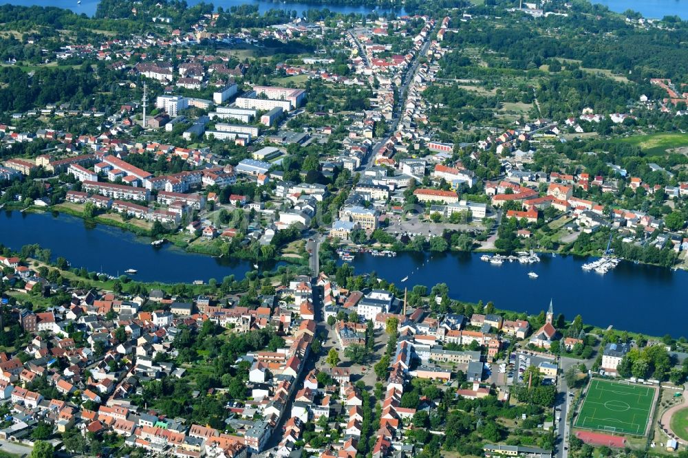 Luftaufnahme Werder (Havel) - Stadtzentrum im Innenstadtbereich Brandenburger Straße - Torstraße in Werder (Havel) im Bundesland Brandenburg, Deutschland