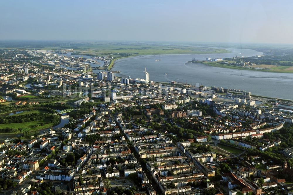 Bremerhaven aus der Vogelperspektive: Stadtzentrum im Innenstadtbereich in Bremerhaven