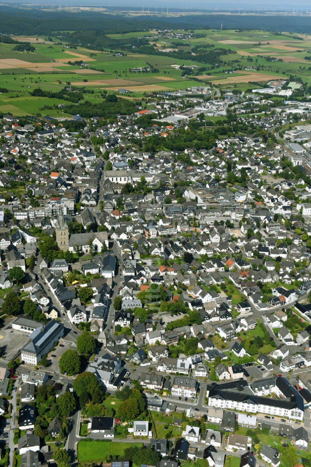 Luftaufnahme Brilon - Stadtzentrum im Innenstadtbereich in Brilon im Bundesland Nordrhein-Westfalen, Deutschland