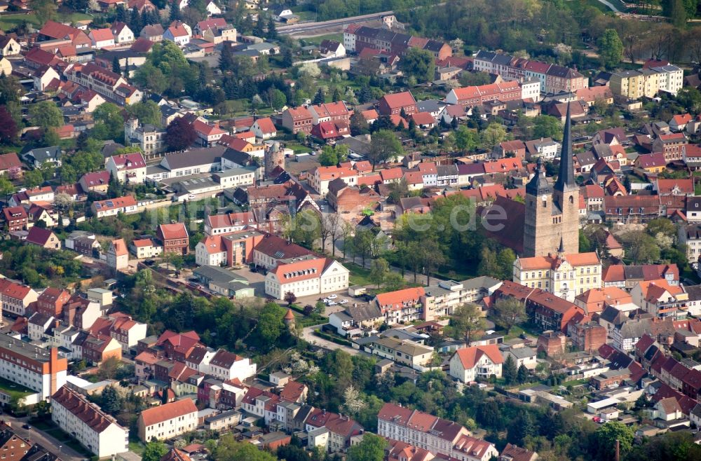 Burg von oben - Stadtzentrum im Innenstadtbereich in Burg (bei Magdeburg) im Bundesland Sachsen-Anhalt