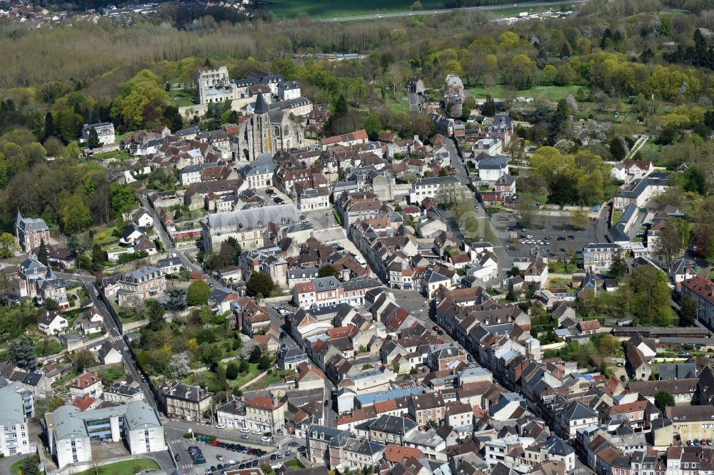 Clermont von oben - Stadtzentrum im Innenstadtbereich in Clermont in Nord-Pas-de-Calais Picardie, Frankreich