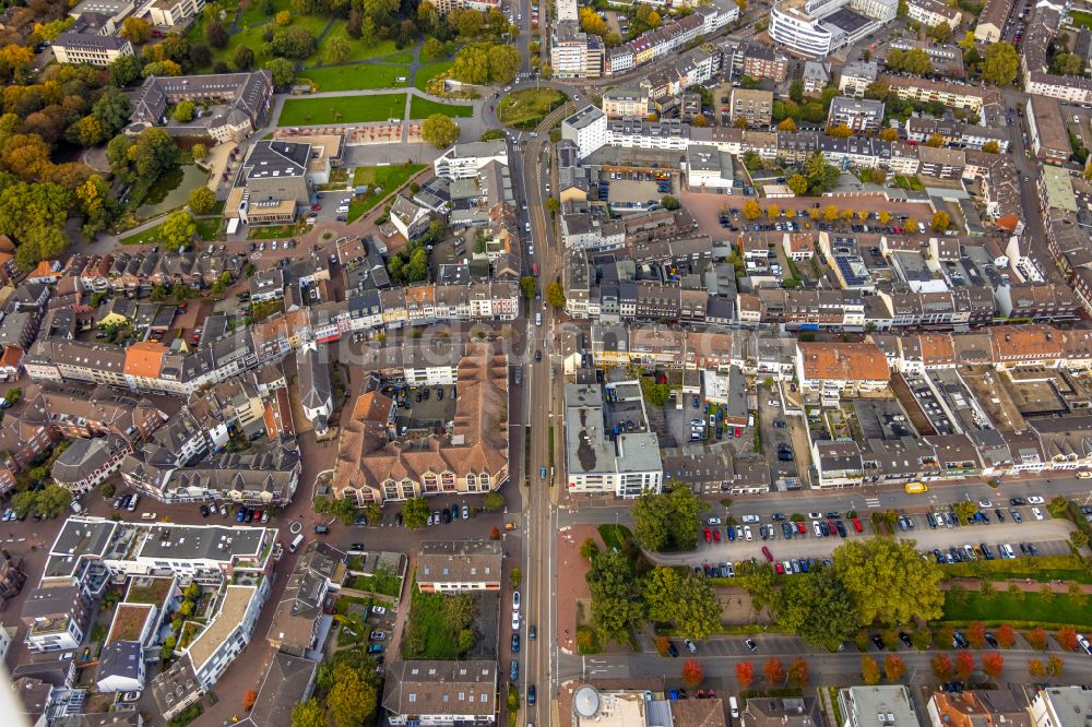 Dinslaken aus der Vogelperspektive: Stadtzentrum im Innenstadtbereich in Dinslaken im Bundesland Nordrhein-Westfalen, Deutschland