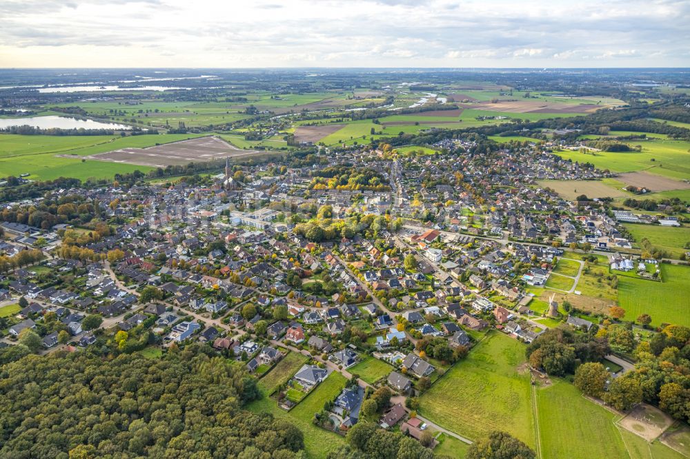 Elten von oben - Stadtzentrum im Innenstadtbereich in Elten im Bundesland Nordrhein-Westfalen, Deutschland