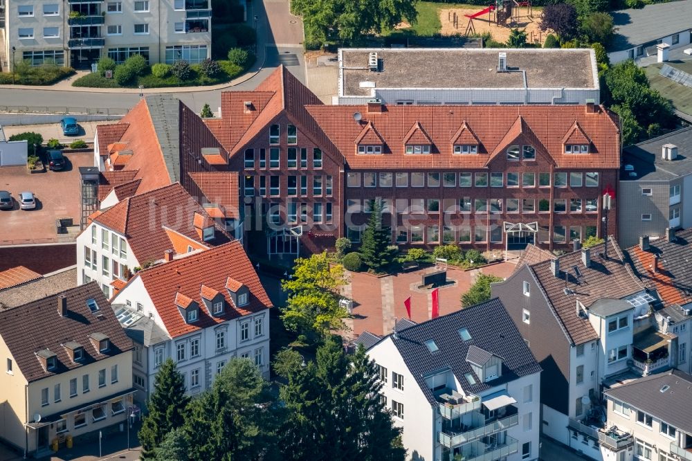 Sprockhövel aus der Vogelperspektive: Stadtzentrum im Innenstadtbereich entlang der Hauptstraße in Sprockhövel im Bundesland Nordrhein-Westfalen - NRW, Deutschland