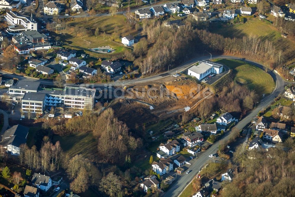 Finnentrop aus der Vogelperspektive: Stadtzentrum im Innenstadtbereich in Finnentrop im Bundesland Nordrhein-Westfalen, Deutschland