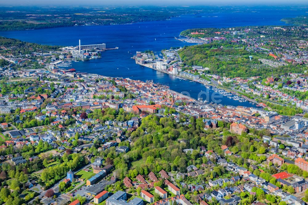 Luftaufnahme Flensburg - Stadtzentrum im Innenstadtbereich in Flensburg im Bundesland Schleswig-Holstein