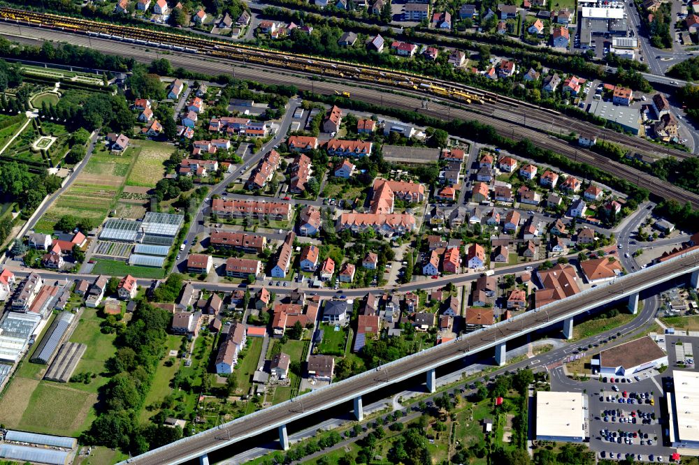 Gadheim von oben - Stadtzentrum im Innenstadtbereich in Gadheim im Bundesland Bayern, Deutschland